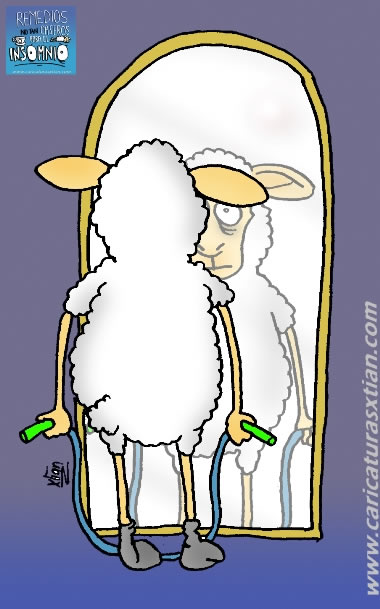 Una oveja, con una cuerda de saltar en las manos, se mira al espejo
