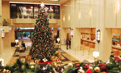 Árbol de Navidad en el Hotel Metropolitan, Ikebukuro, Tokio