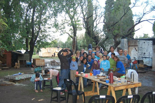 Miembros del capítulo argentino de Un techo para mi país